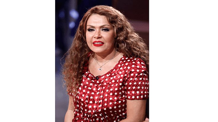 الفنانة لوسي