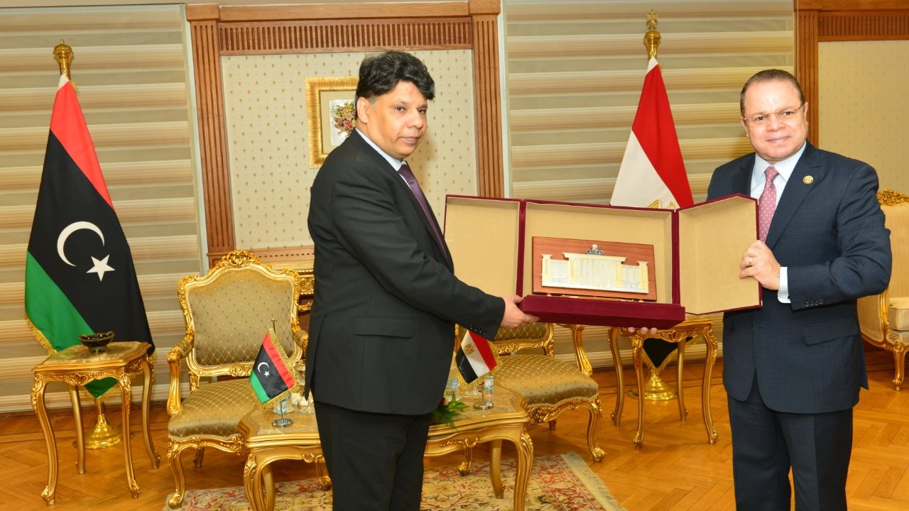 المستشار حمادة الصاوي النائب العام مع نظيره الليبي 