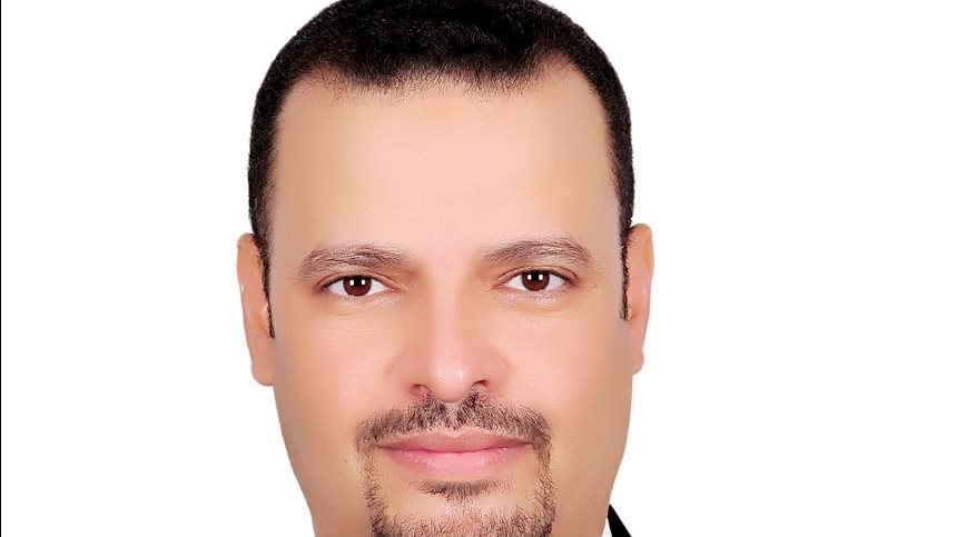  الدكتور أحمد محيى حمزة