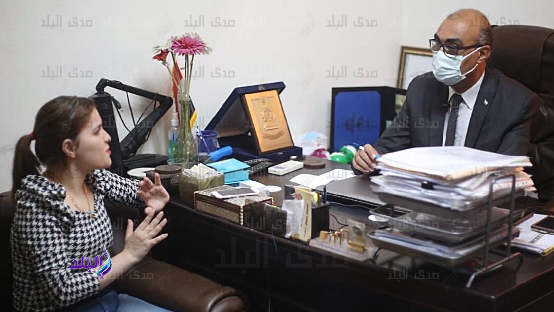 النائب إيهاب منصور  مع محررة صدي البلد