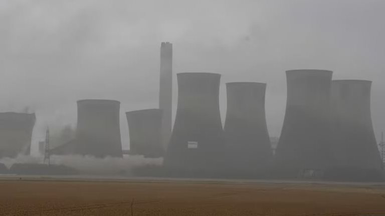 تفجير ابراج تبريد