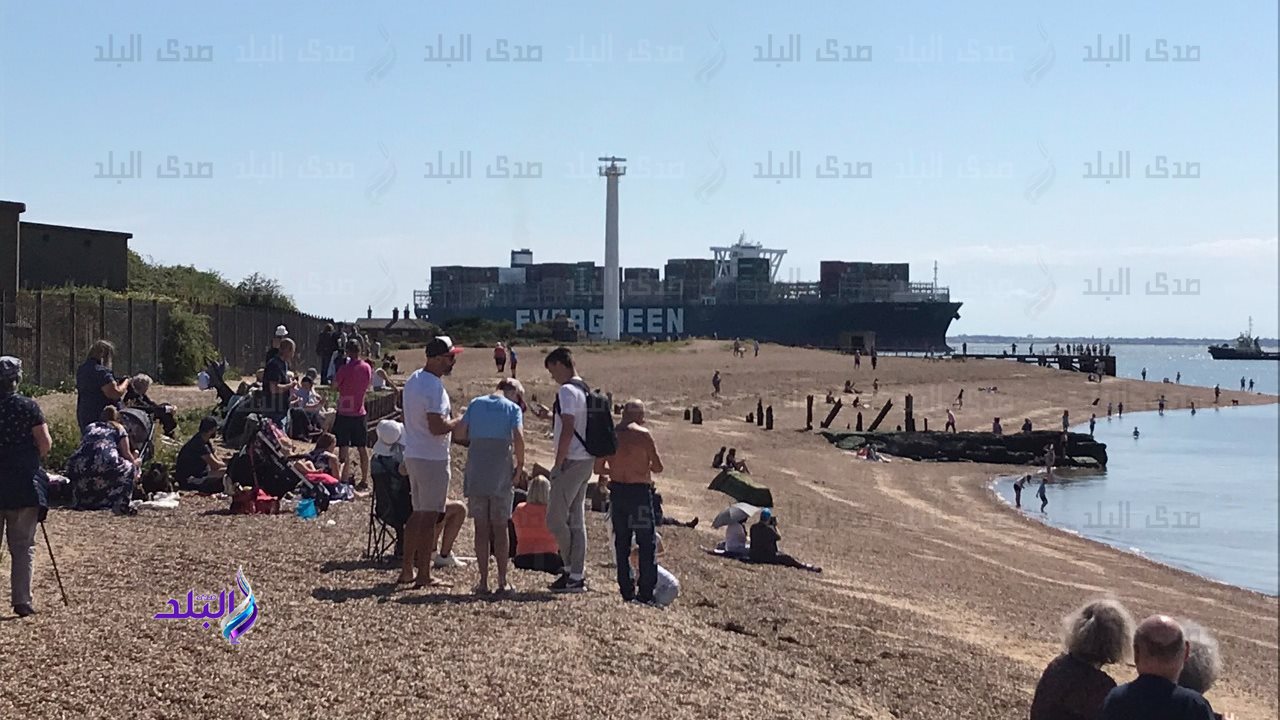  توافد المواطنين لاستقبال أيفر جيفين 