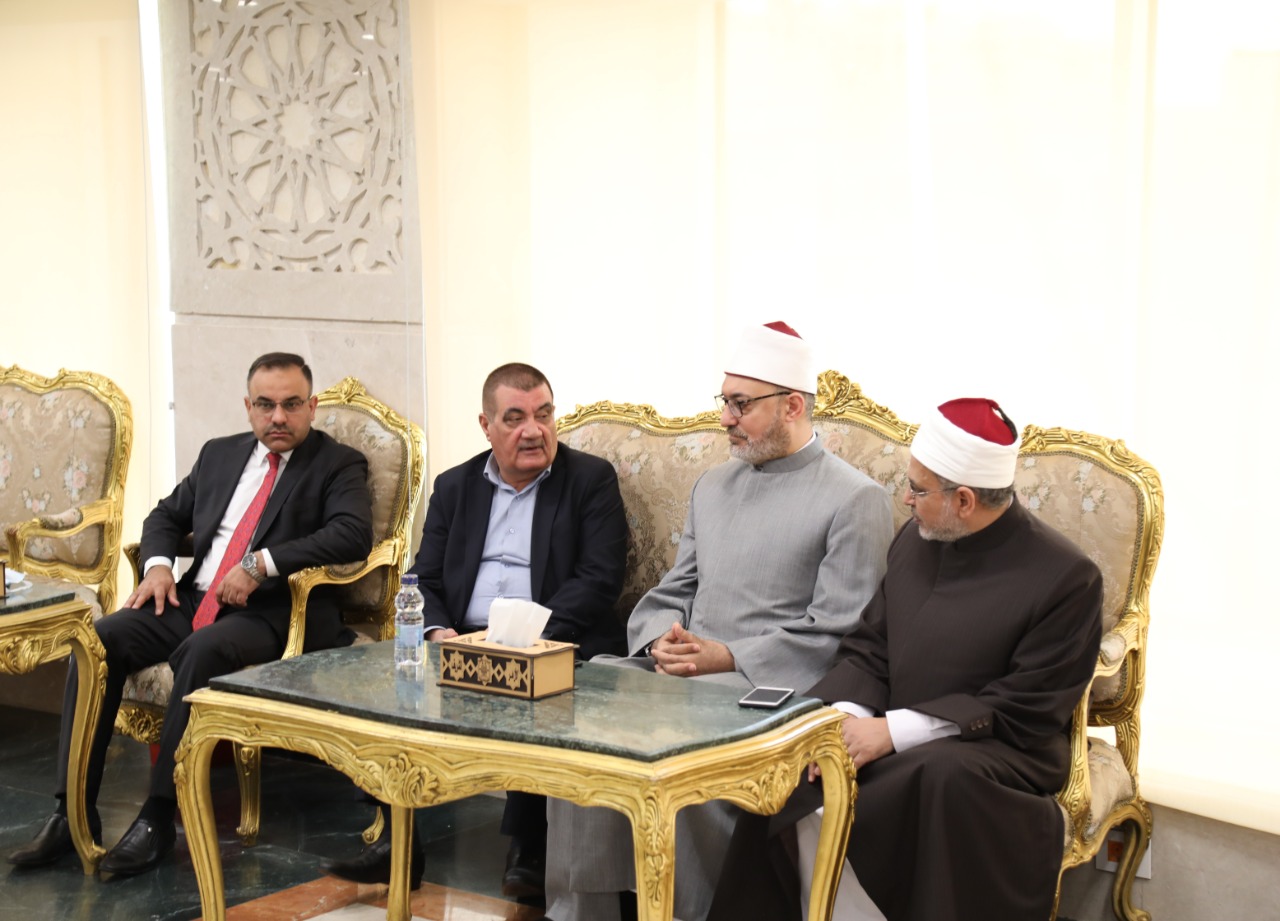 أمين البحوث الإسلامية مع وفد العراق