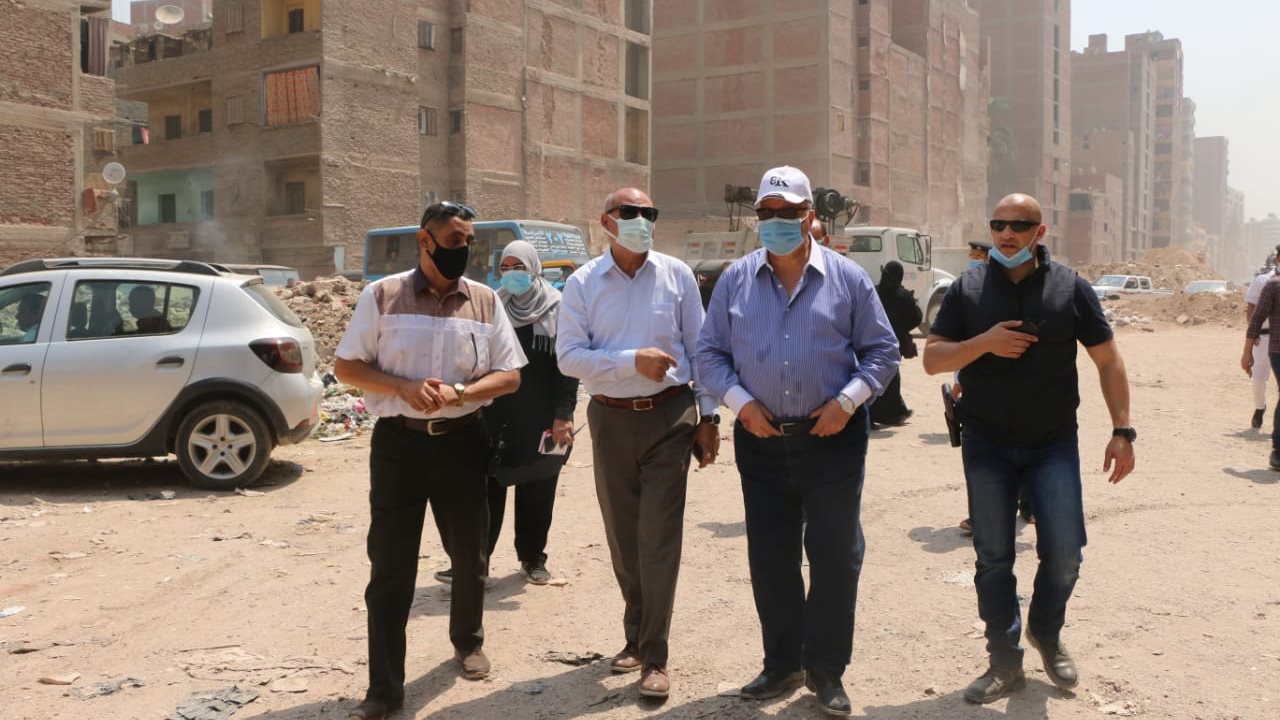 محافظ القاهرة خلال الجولة