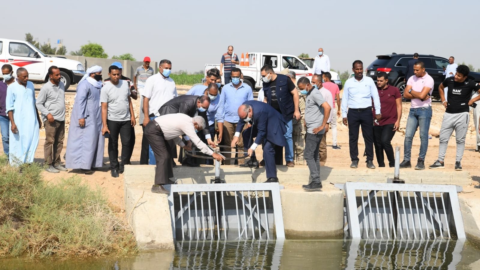 افتتاح ٣٦ مأخذ مياه بمشروع ري ١٢٥٠٠ فدان بقنا