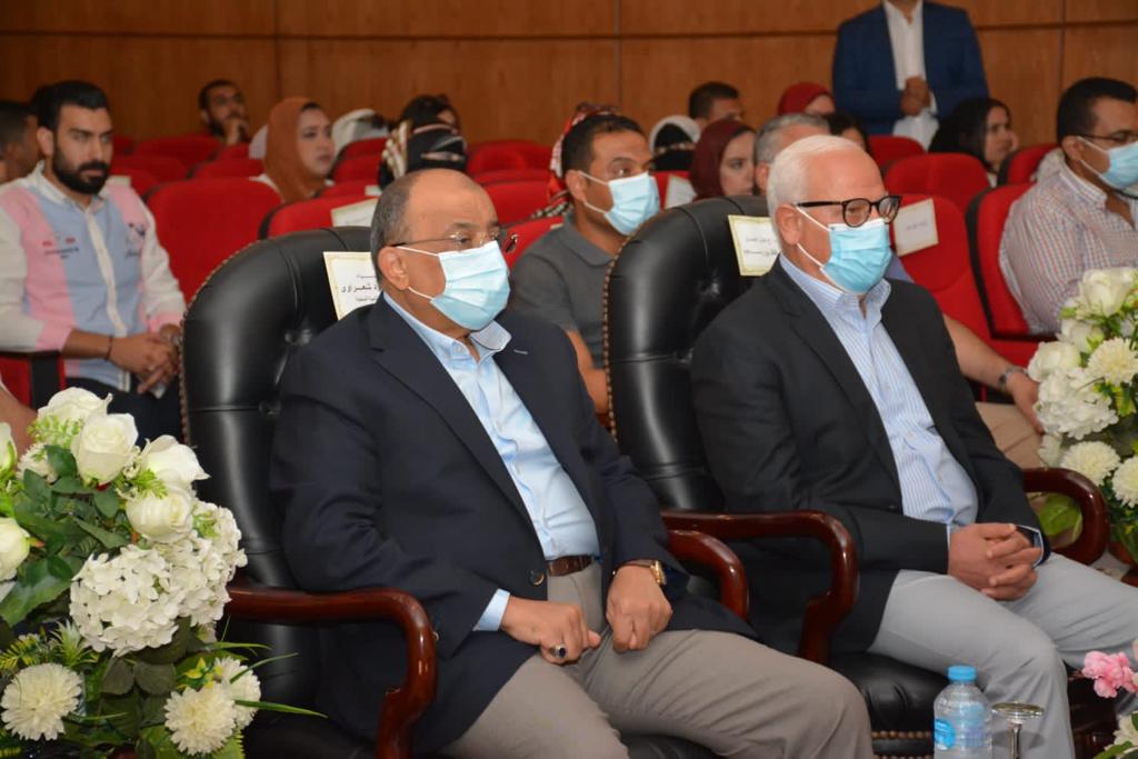 وزير التنمية المحلية