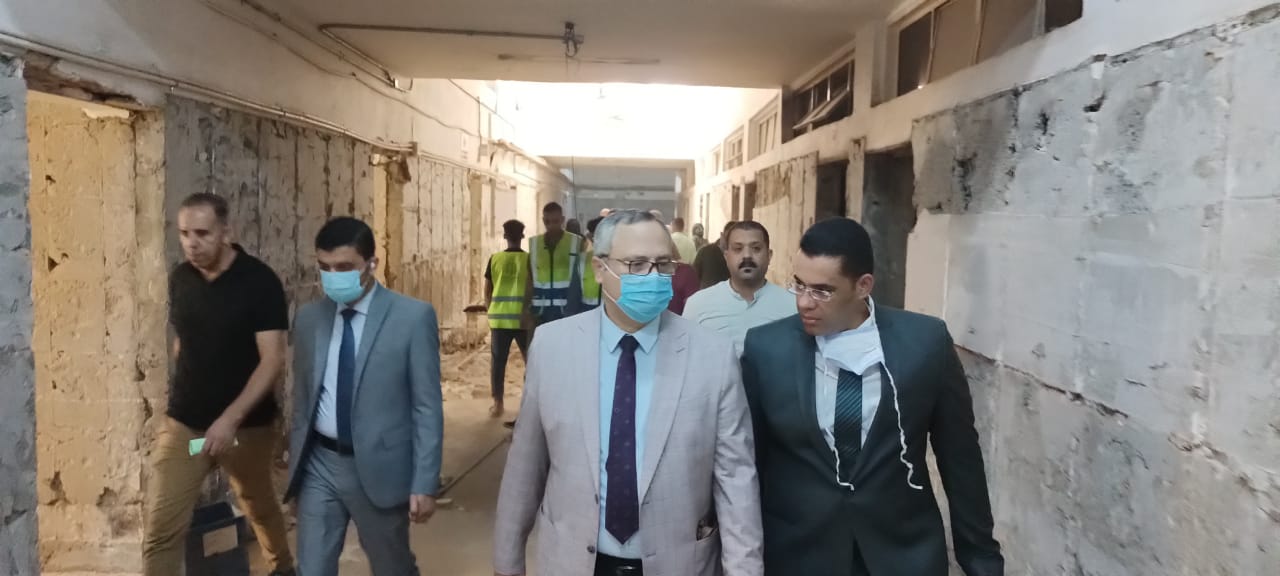 عميد كلية طب الأزهر يتابع أعمال التطوير  بمستشفى الحسين 