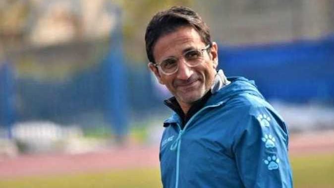 أحمد سامي المدير الفني لنادي سموحة  أحمد سامي المدير الفني لنادي سموحة