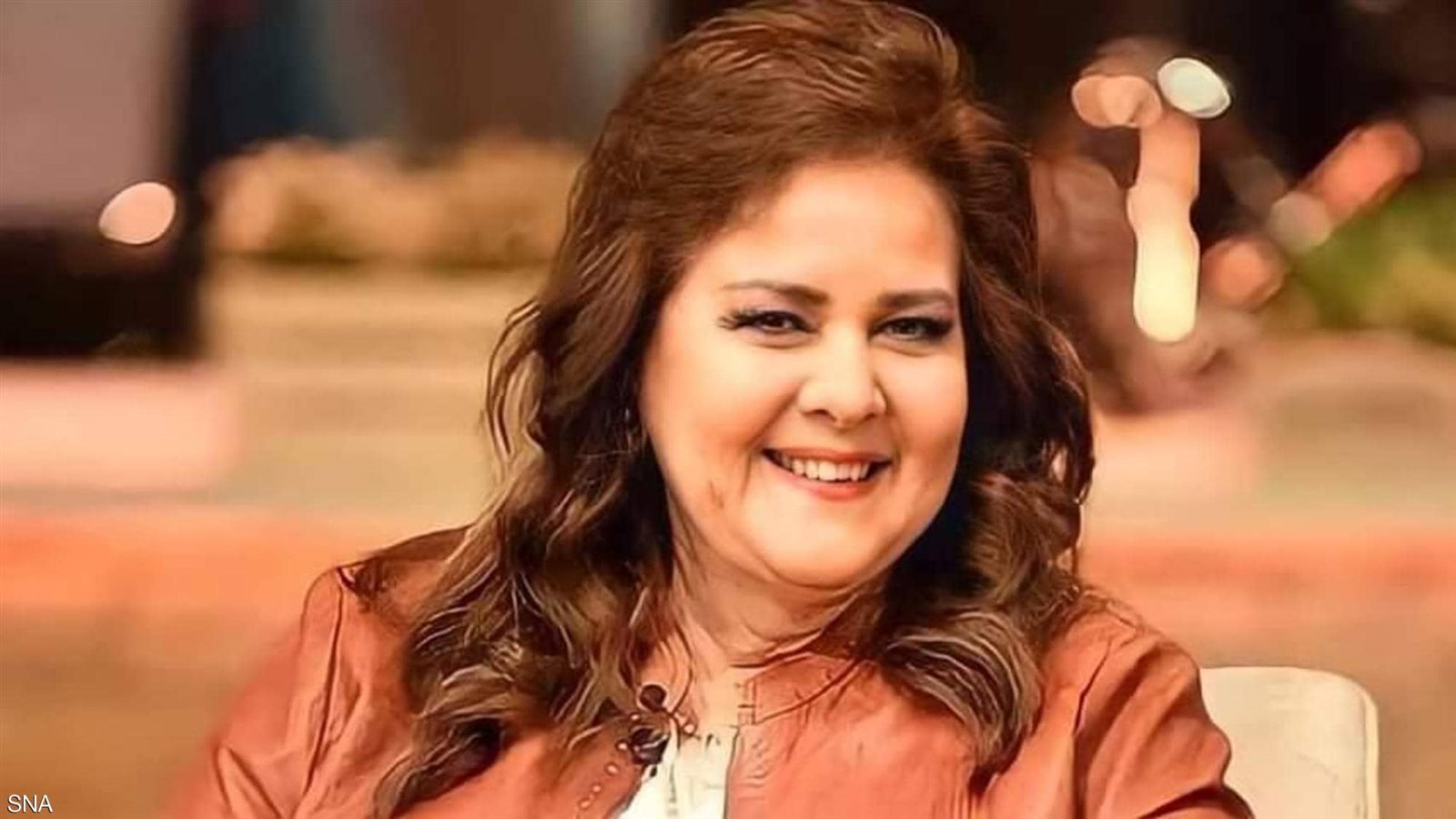 الفنانة دلال عبد العزيز