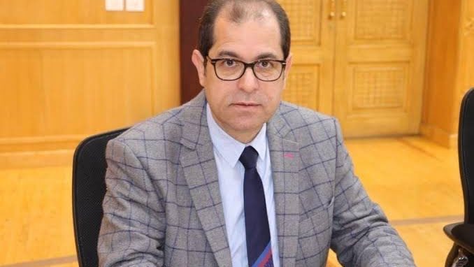 الدكتور يوسف عامر 