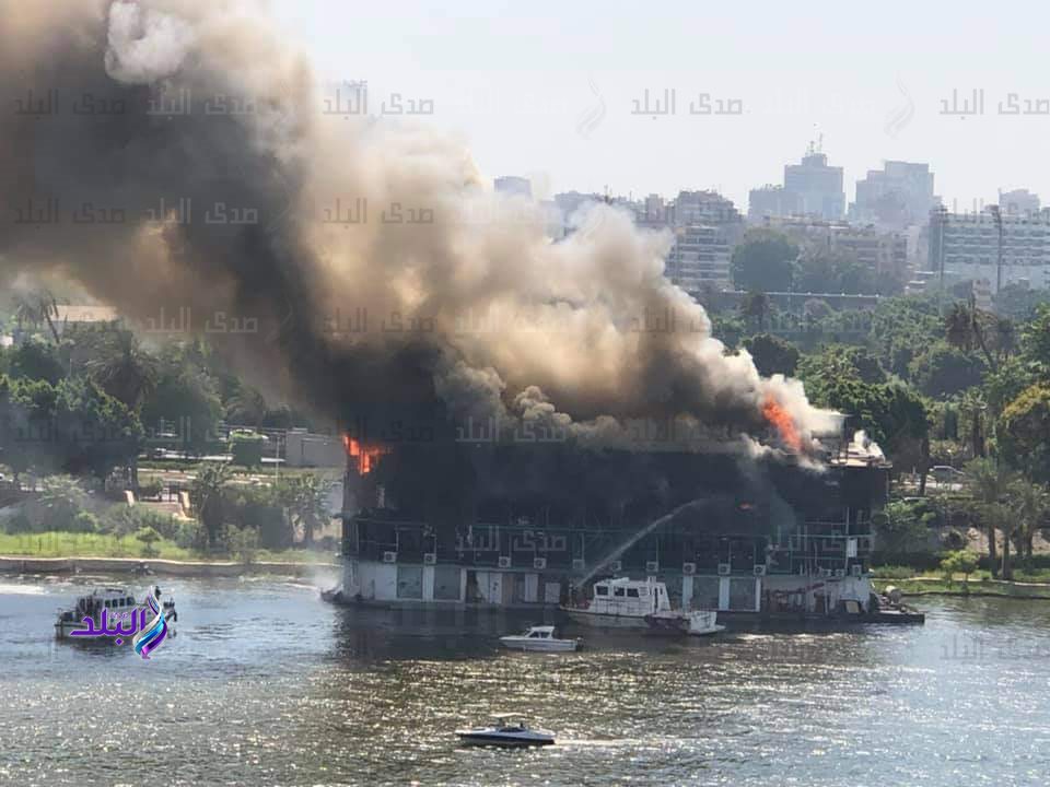 حريق شب داخل باخرة نيلية بمنطقة الزمالك