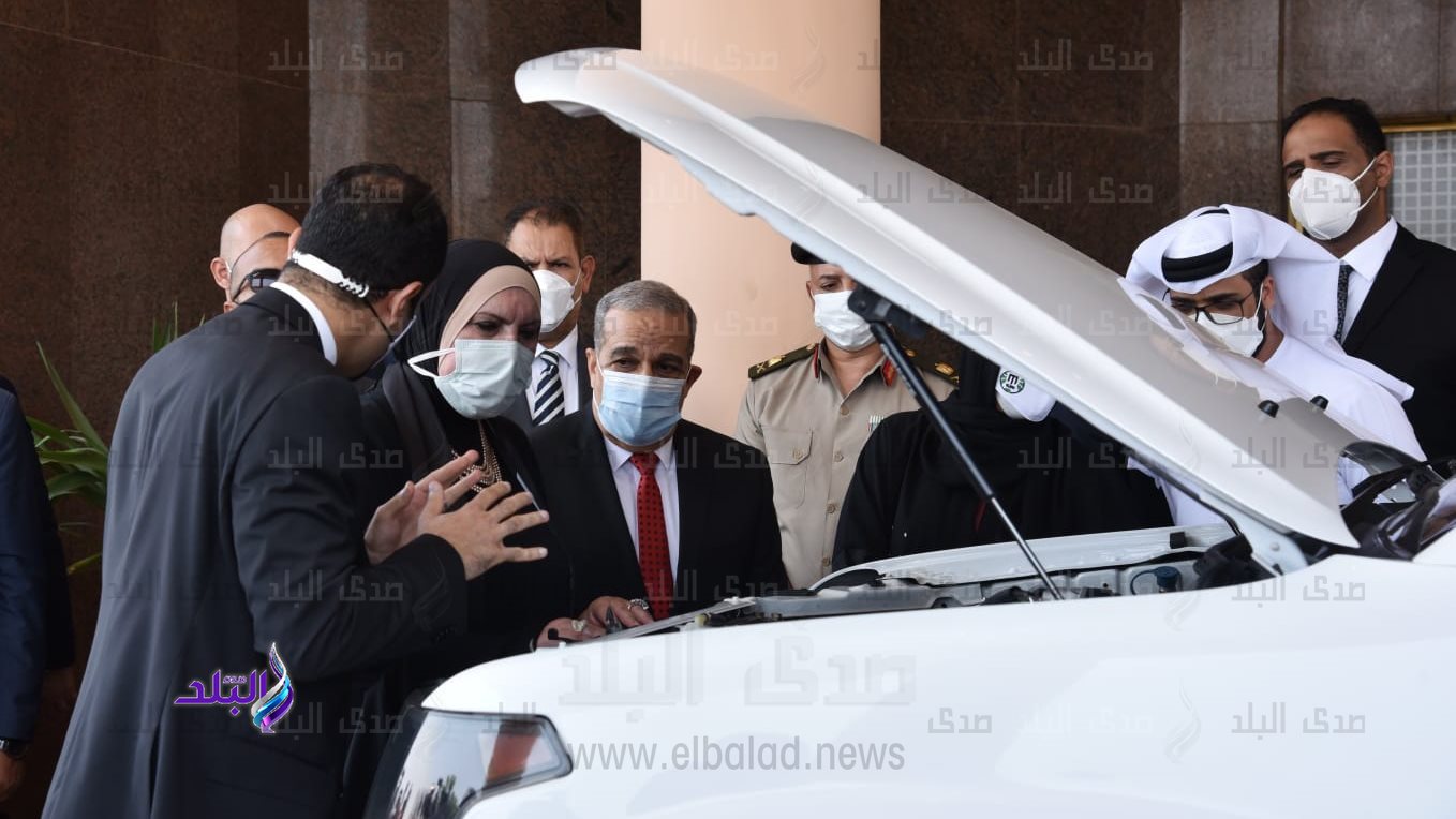 وزير الإنتاج الحربي ووزيرة التجارة والصناعة 