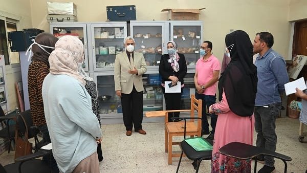 رئيس جامعة الفيوم يتفقد لجان أختبارات القدرات بالجامعة 