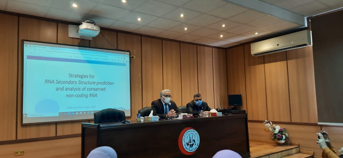 الدكتور ممتاز شاهين
