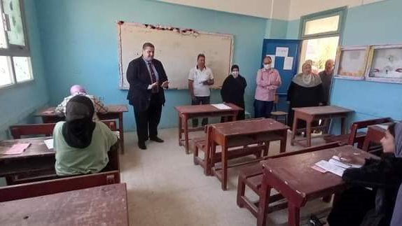 حمزة رضوان يتابع امتحانات الدور الثاني   بسيناء