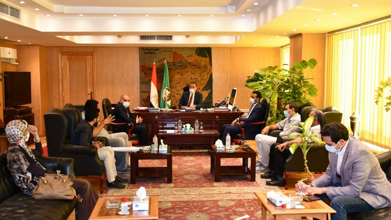 محافظ الفيوم اثناء الاجتماع محافظ الفيوم اثناء الاجتماع