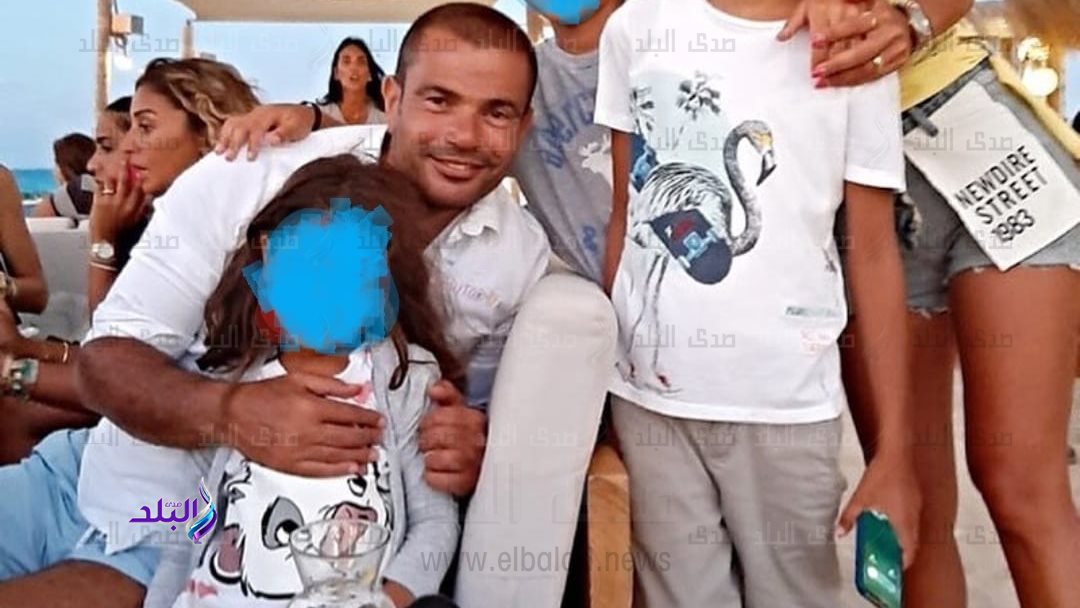 عمرو دياب مع دينا الشربيني في الساحل 