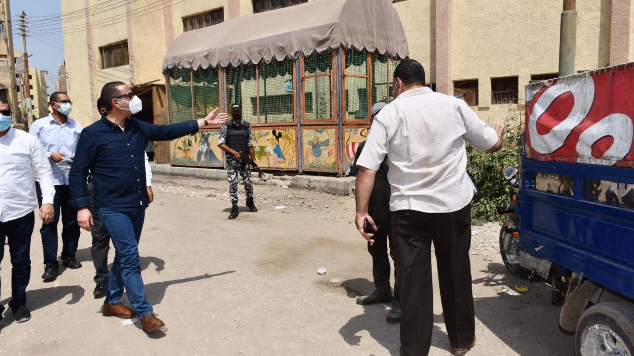 محافظ الفيوم أثناء جولاته الميدانية بأحياء الفيوم