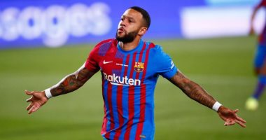 ممفيس مهاجم فريق برشلونة