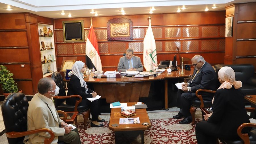 محمد سعفان وزير القوي العاملة 