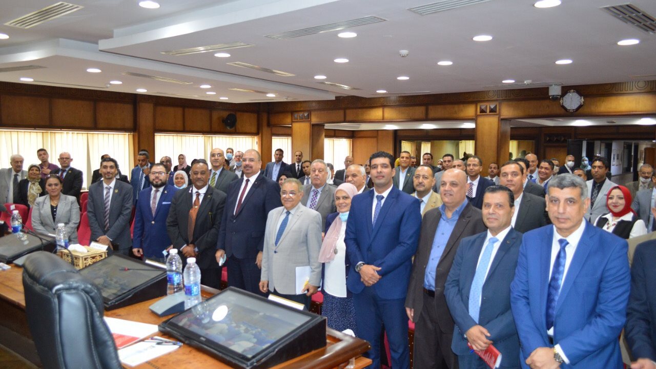 انطلاق المبادرة الوطنية لتأهيل العاملين بالجهاز الإداري 