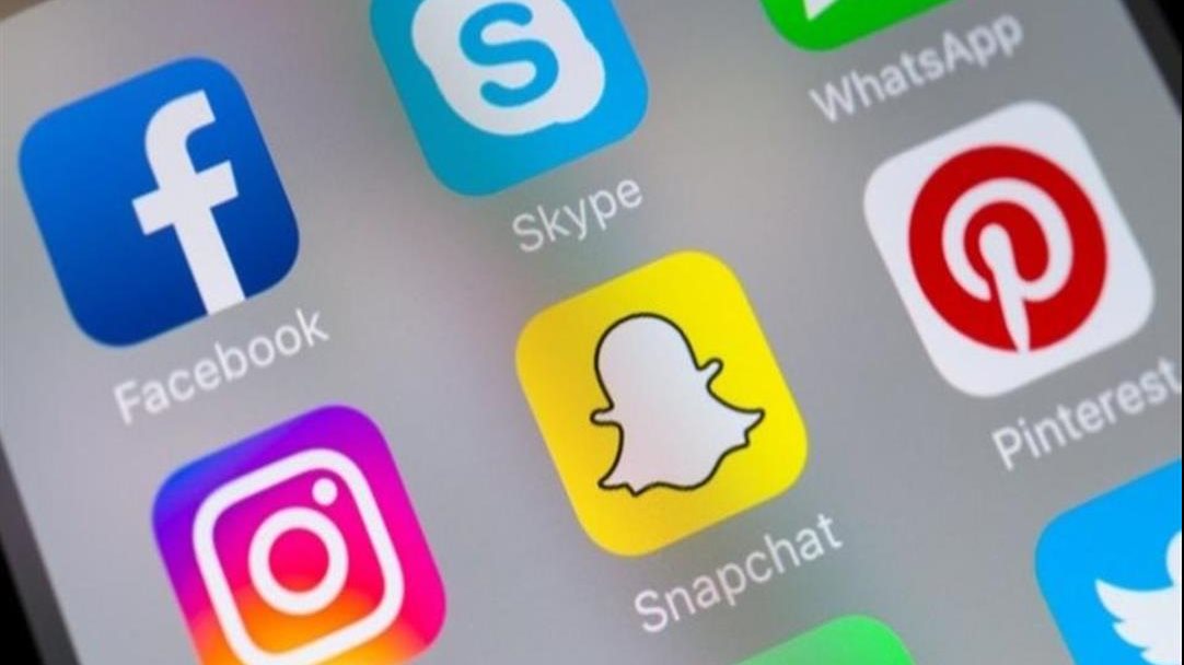 مواقع التواصل 