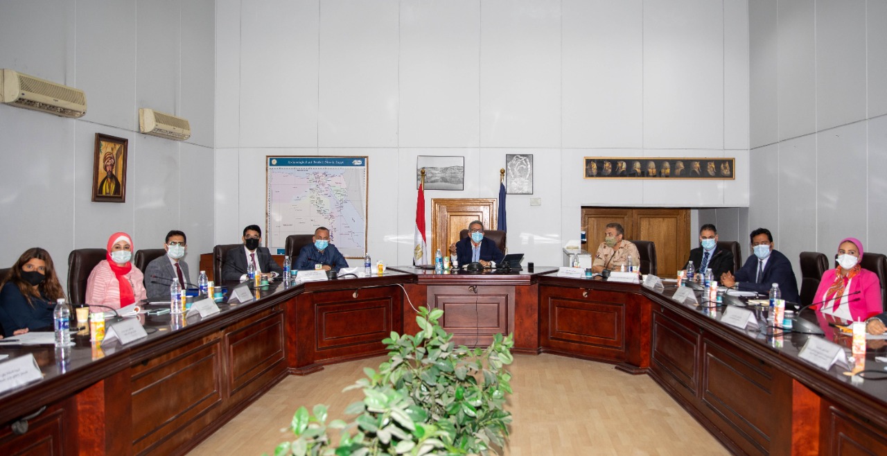 وزير السياحة والآثار الدكتور خالد العنانى وزير السياحة 