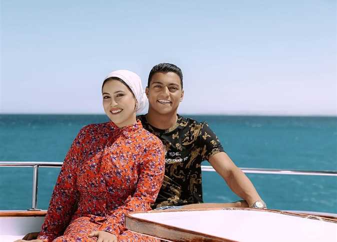 مصطفى محمد وزوجته 