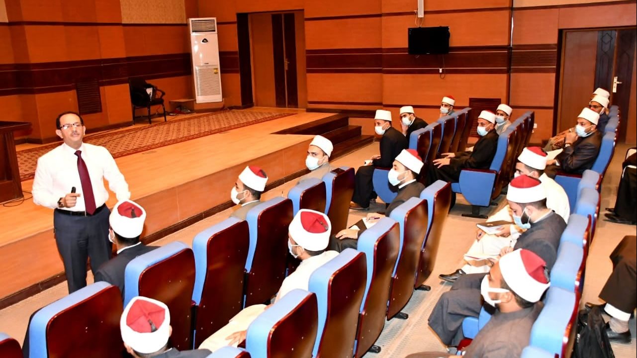 انطلاق الدورة التثقيفية المتخصصة للأئمة