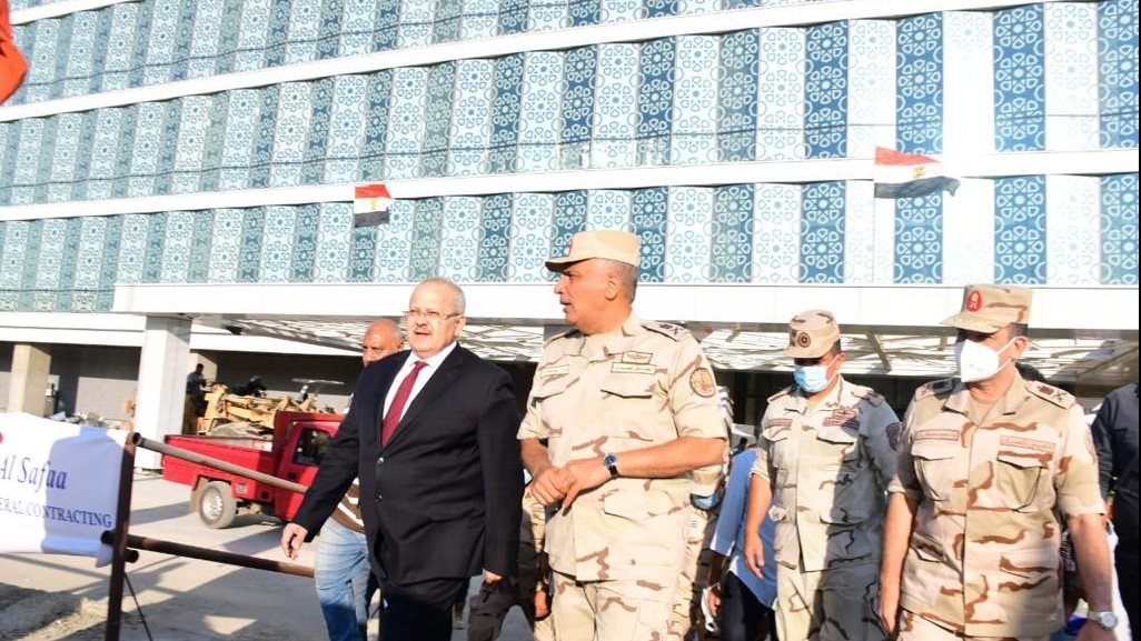 رئيس الهيئة الهندسية ورئيس جامعة القاهرة