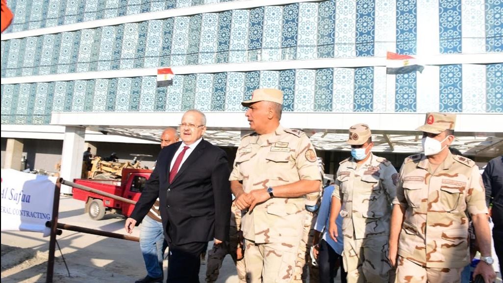 رئيس الهيئة الهندسية ورئيس جامعة القاهرة