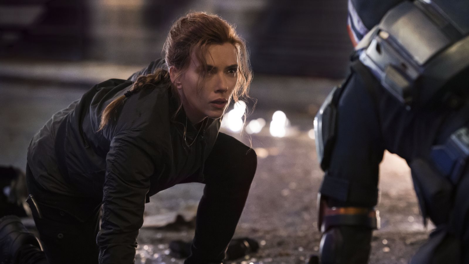 سكارليت جوهانسون في مشهد من Black Widow