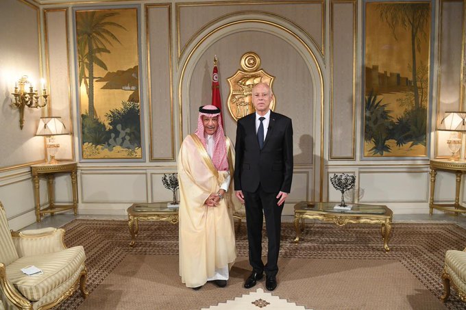 قيس سعيد وأحمد قطان