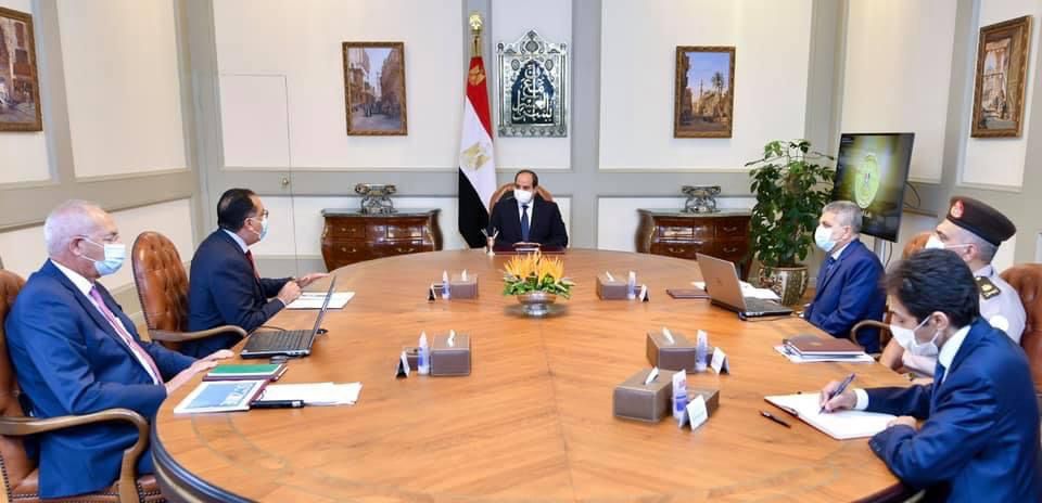 الرئيس السيسي يتابع أداء ونشاط هيئة قناة السويس