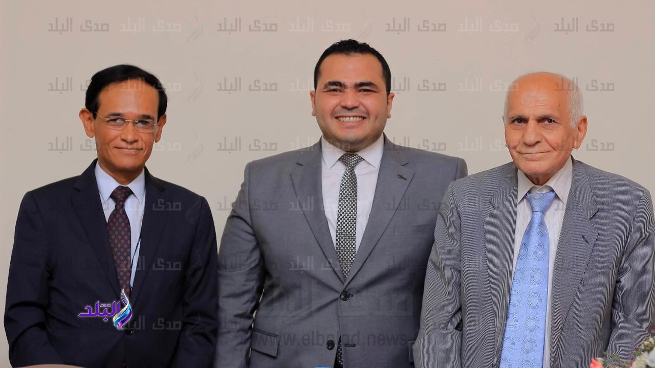 لجنة الحكم والمناقشة مع المهندس أحمد بدر