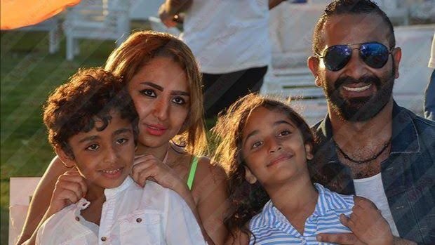 أحمد سعد وزوجته الأولى وأبنائه