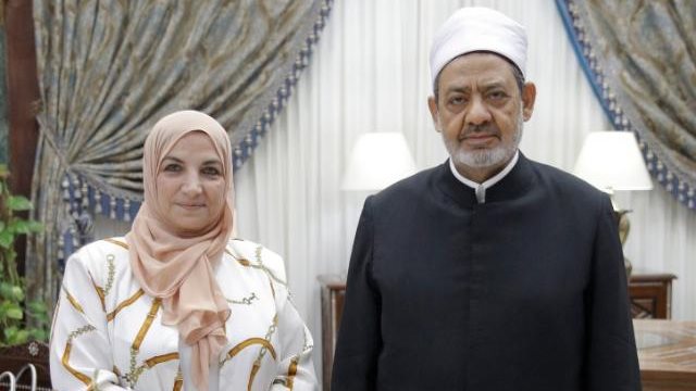 الدكتورة إلهام محمد شاهين مع شيخ الأزهر