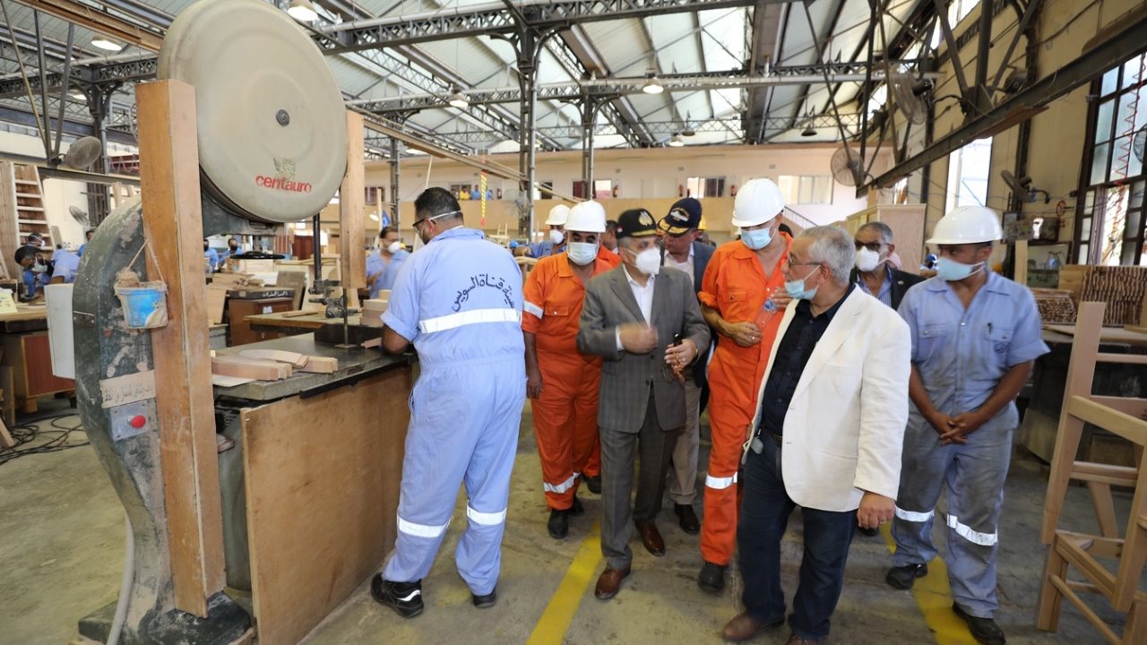 الفريق اسامة ربيع خلال الجولة 