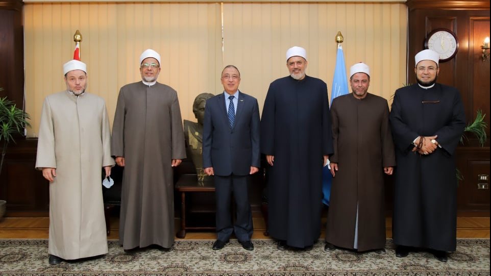 وفد من "البحوث الإسلامية" يلتقي محافظ الإسكندرية  