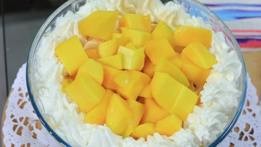 ترايفل المانجو والكاسترد