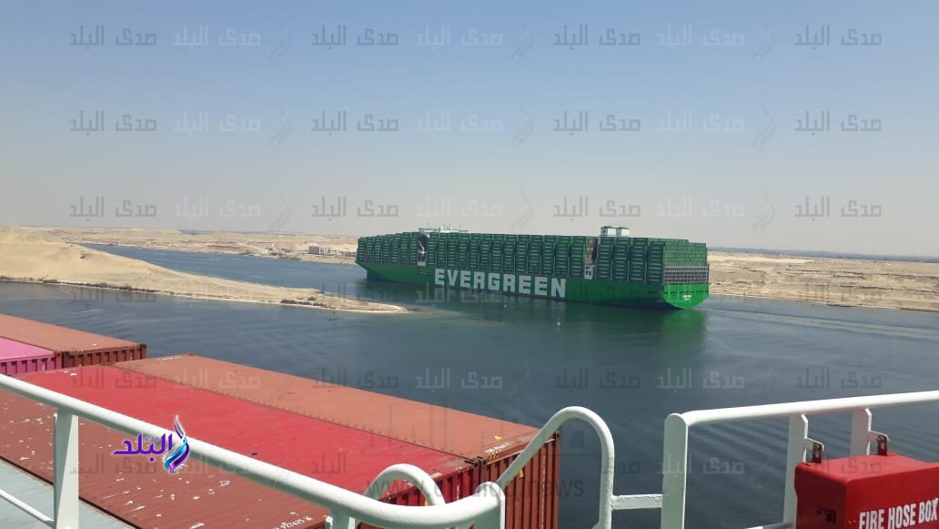 أيفر اكس تعبر قناة السويس 