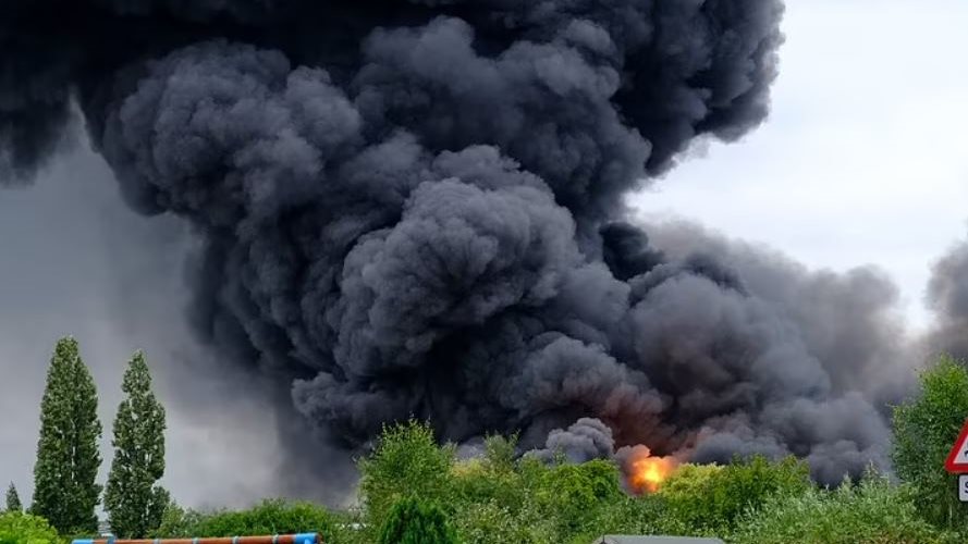 حريق هائل ببريطانيا