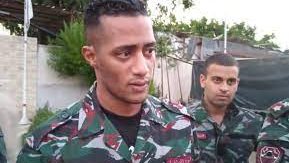 محمد رمضان بالزي العسكري اللبناني