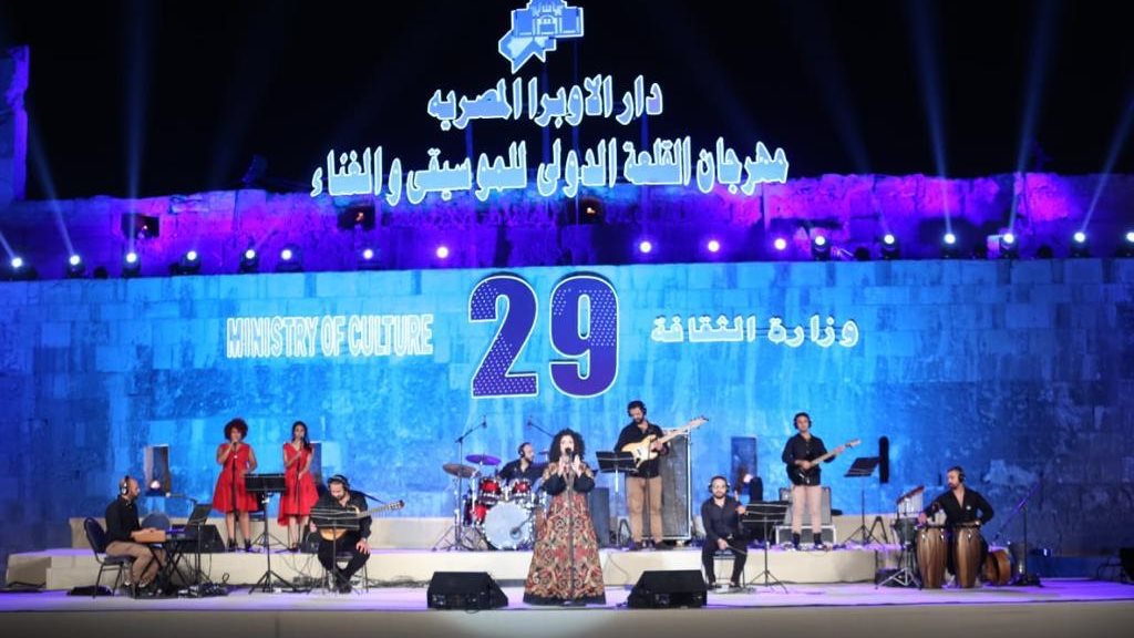 نسمة محجوب على مسرح محكى القلعة 