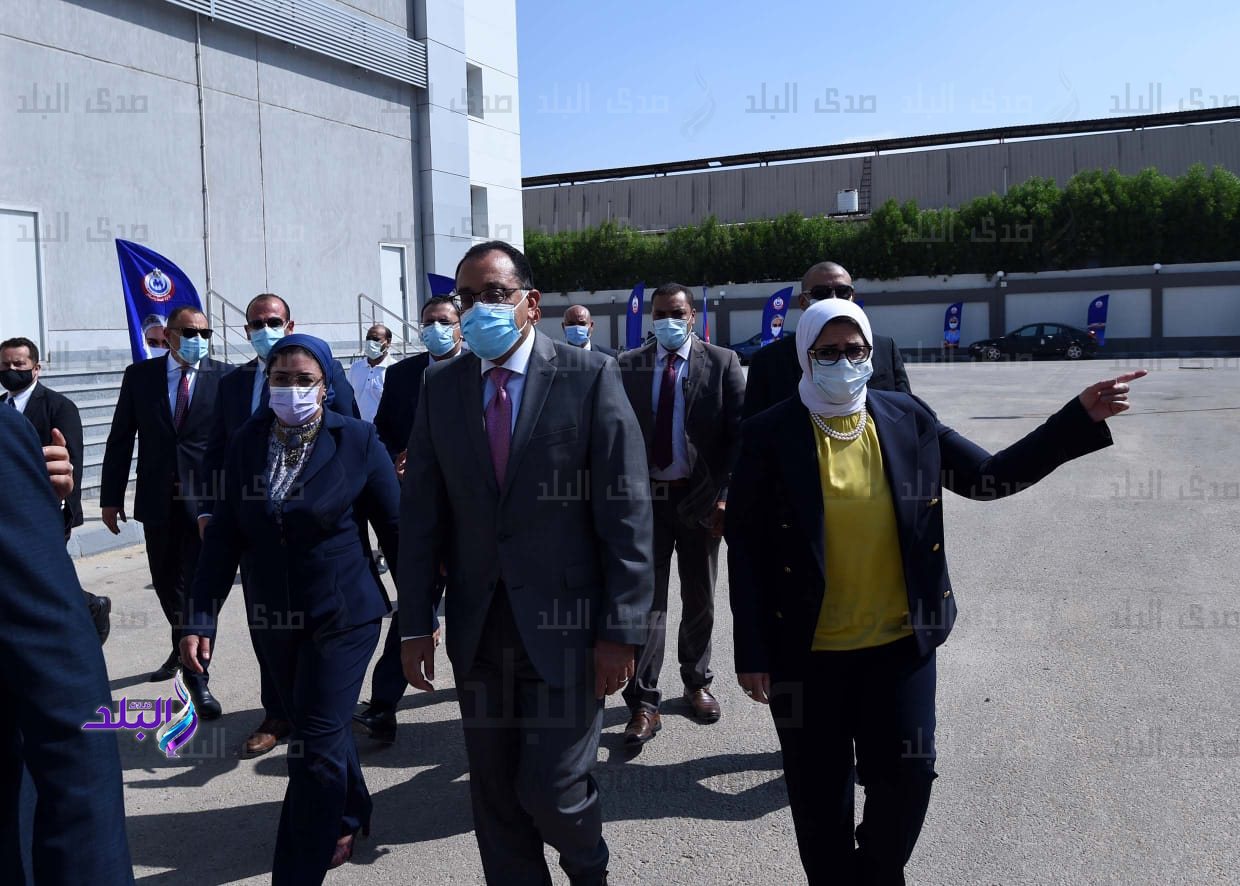 رئيس الوزراء يتفقد مصانع لانتاج  لقاحات  كورونا 