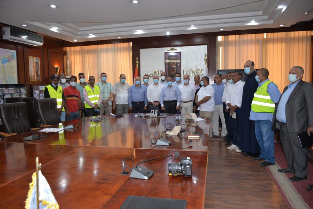 جولة وزير التنمية المحلية بالاقصر جولة وزير التنمية المحلية بالاقصر