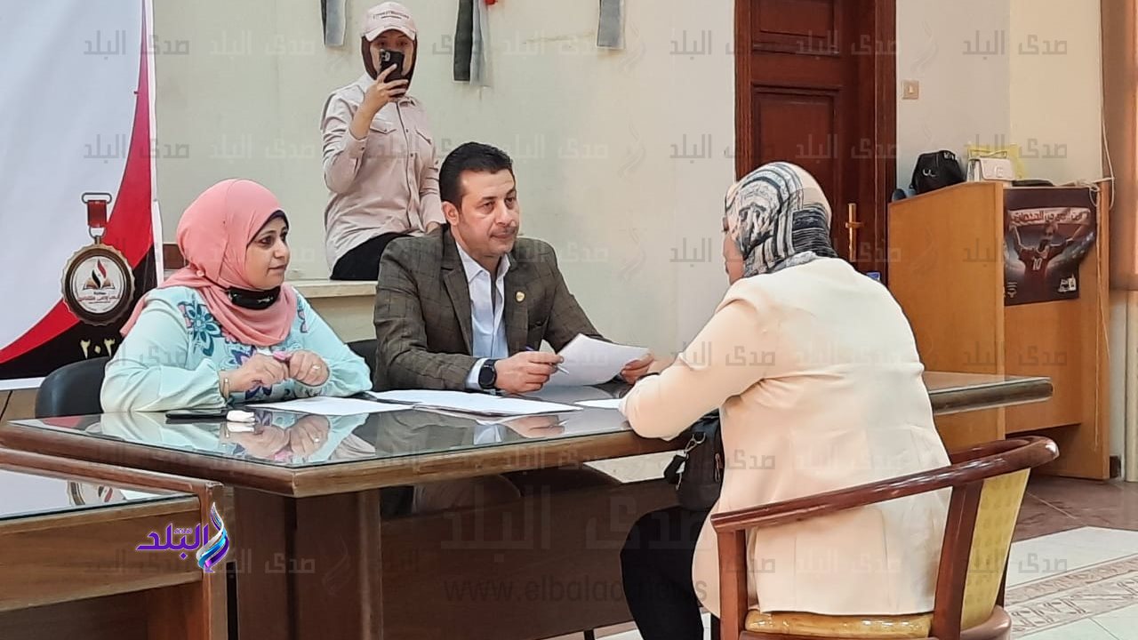 خلال المقابلات الشخصية 