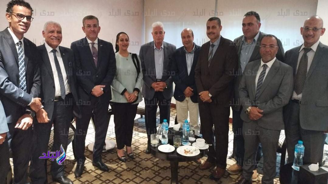 فودة في الاجتماع 