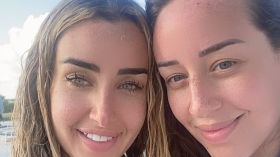 هنا الزاهد وشقيقتها فرح