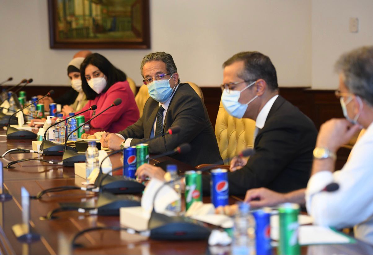 وزير السياحة والآثار 